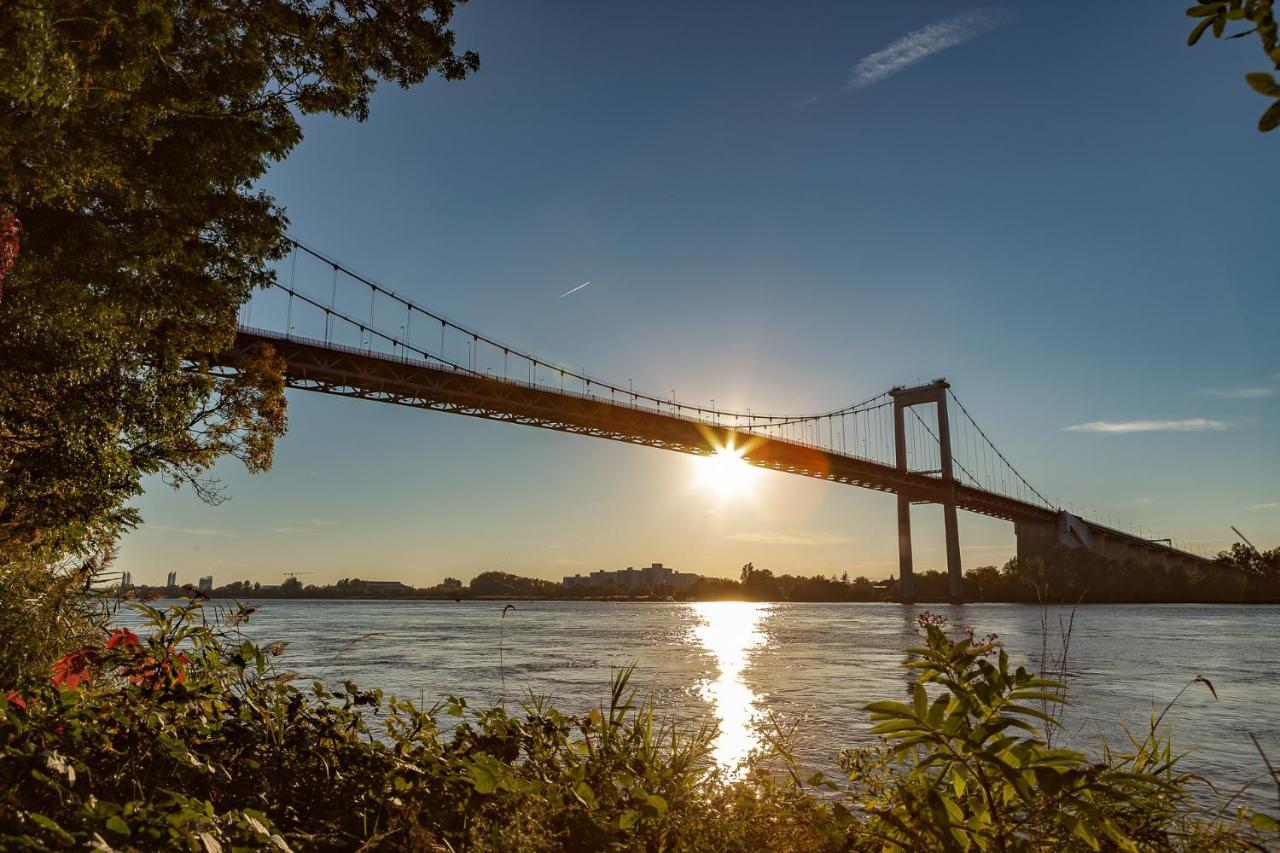 Aux Portes De Bordeaux Le Golden Gate Mindurguest Lormont Εξωτερικό φωτογραφία